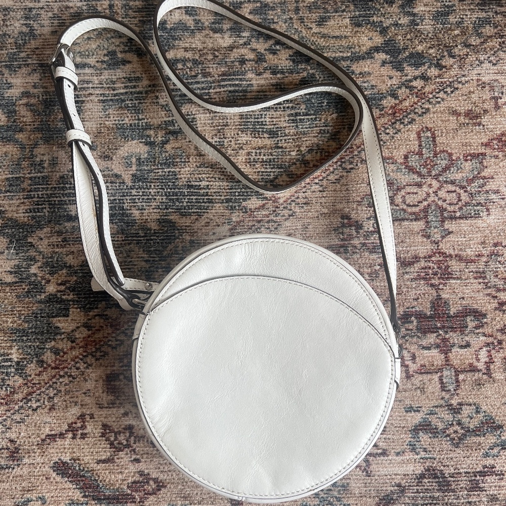 Banana Republic white canteen crossbody bag